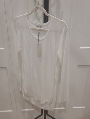 SPANNER NWT White Scoop Neck Long Sleeve Tee